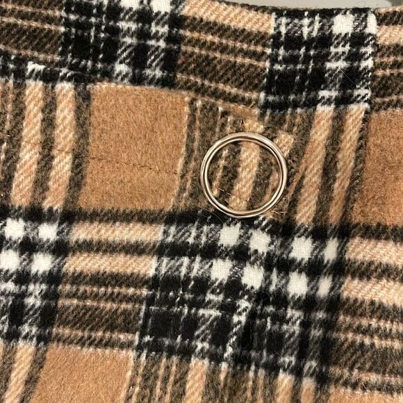 Tan Large Plaid Skirt with Back Zipper - Picture 2 of 6